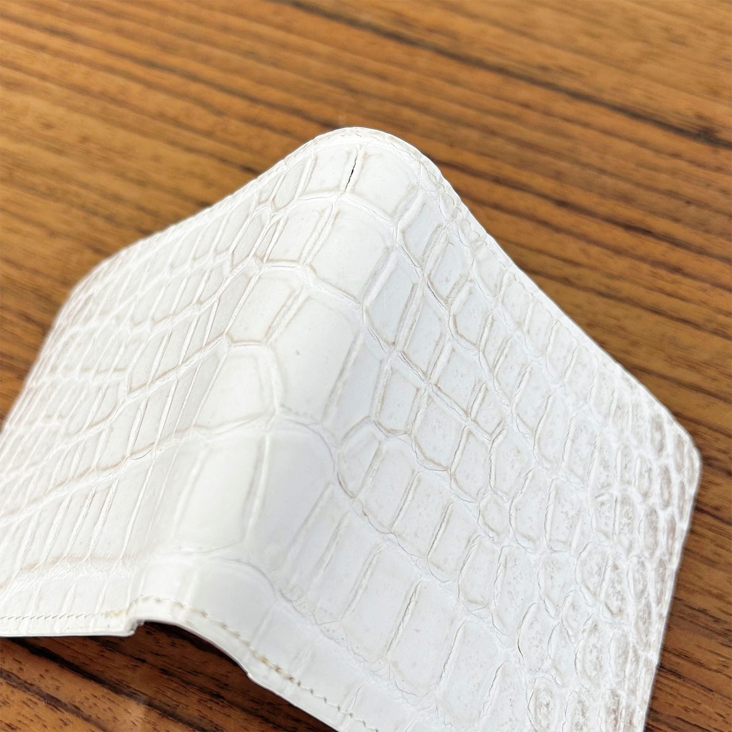 クロコダイル二つ折り財布