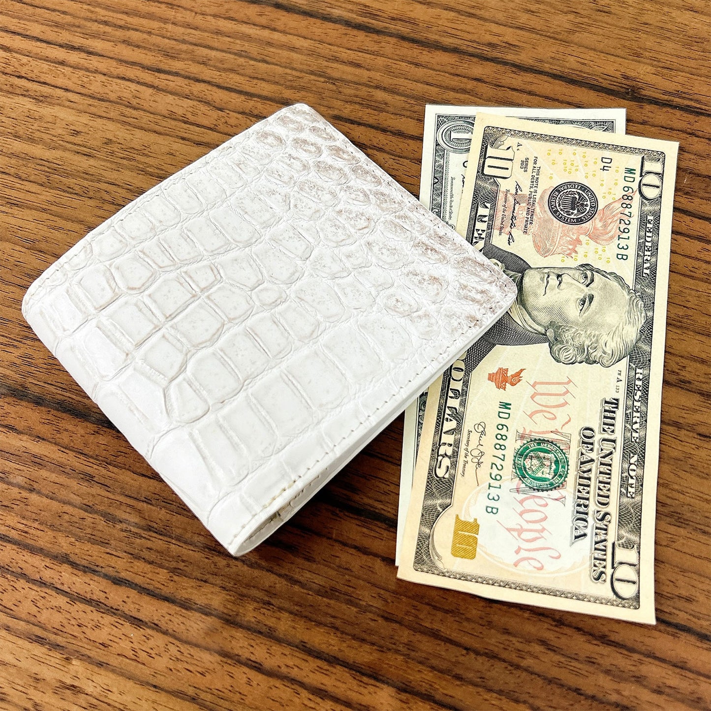クロコダイル二つ折り財布